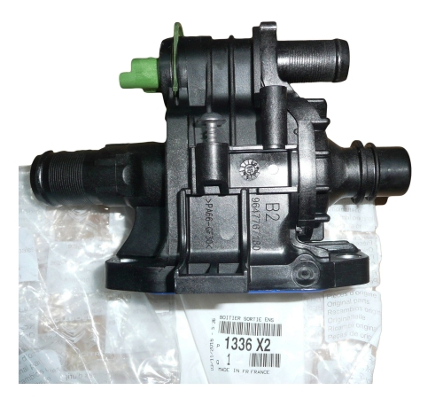 OBUDOWA TERMOSTATU BERLINGO 206 207 1.6 HDI 1336.X2 ORYGINAŁ