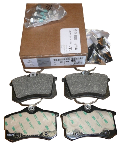 KLOCKI HAMULCOWE TYŁ C3 207 1607083280 ORYGINAŁ