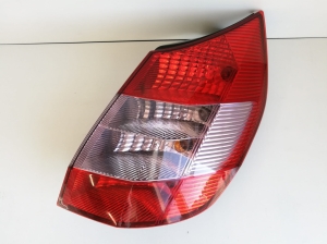 LAMPA TYLNA PRAWA RENAULT SCENIC II 03-06