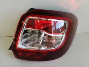 LAMPA TYLNA PRAWA DACIA SANDERO II 2012-15
