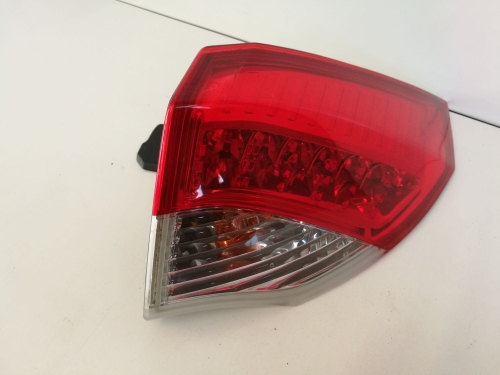 LAMPA TYLNA PRAWA RENAULT LAGUNA III HB 07-11