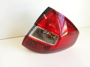 LAMPA TYLNA PRAWA RENAULT KOLEOS I