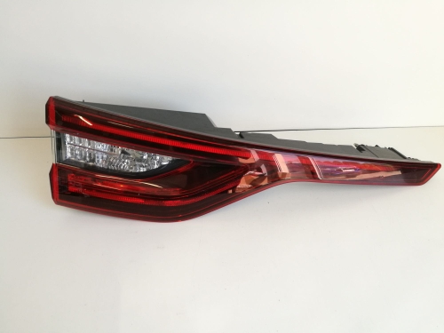 LAMPA TYLNA LEWA W KLAPĘ RENAULT TALISMAN KOMBI
