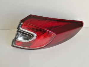 LAMPA TYLNA PRAWA RENAULT MEGANE III KOMBI