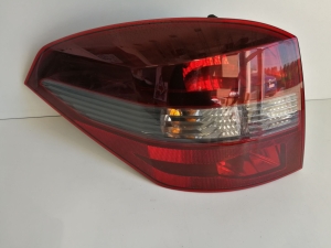 LAMPA TYLNA LEWA RENAULT LAGUNA III KOMBI LIFT 2011-