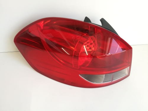 LAMPA TYLNA LEWA RENAULT CLIO III KOMBI