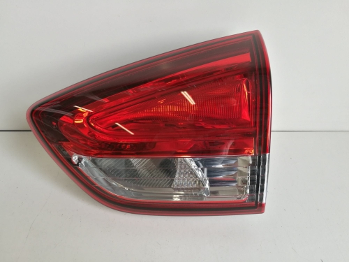 LAMPA TYLNA PRAWA W KLAPĘ RENAULT CLIO IV KOMBI 2013-