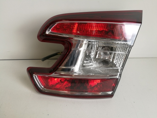 LAMPA TYLNA PRAWA W KLAPĘ RENAULT MEGANE III KOMBI