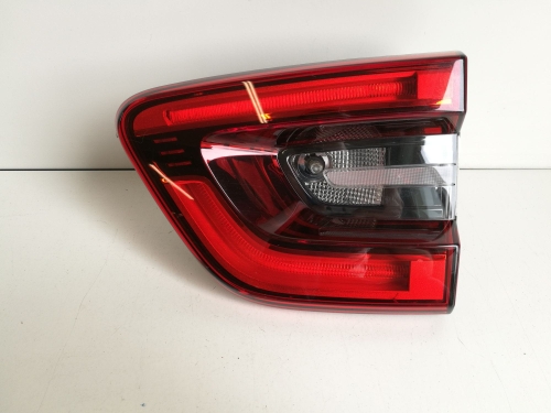 LAMPA TYLNA PRAWA W KLAPĘ RENAULT KADJAR