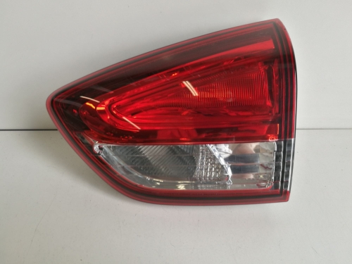 LAMPA TYLNA PRAWA W KLAPĘ RENAULT CLIO IV KOMBI 2013-