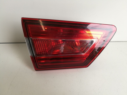 LAMPA TYLNA LEWA W KLAPĘ RENAULT CLIO IV HB 2013-