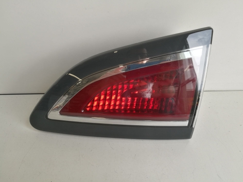 LAMPA TYLNA PRAWA W KLAPĘ RENAULT SCENIC III LIFT 2013-