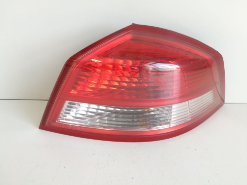 LAMPA TYLNA PRAWA RENAULT VELSATIS