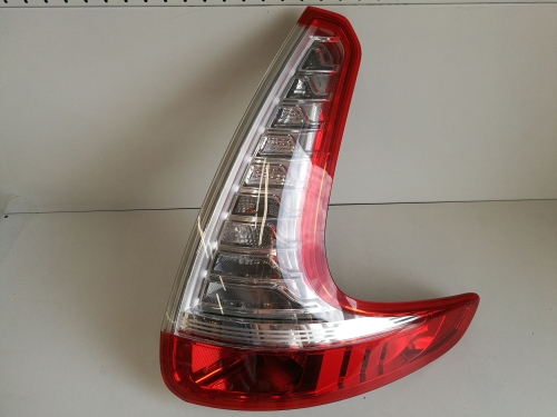LAMPA TYLNA PRAWA RENAULT GRAND SCENIC III