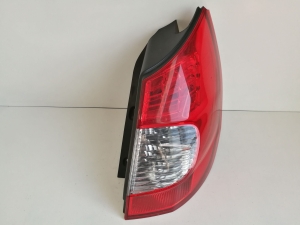 LAMPA TYLNA PRAWA RENAULT SCENIC II LIFT LED 06-08