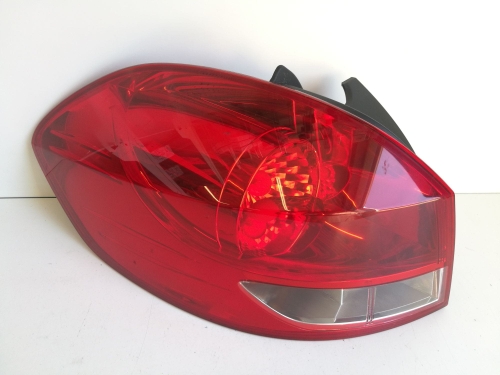 LAMPA TYLNA LEWA RENAULT CLIO III KOMBI