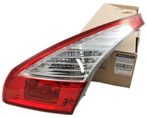 LAMPA TYLNA PRAWA W KLAPĘ RENAULT MEGANE III HB 08-16 265500009R ORYGINAŁ