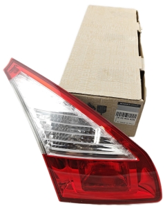 LAMPA TYLNA LEWA W KLAPĘ RENAULT MEGANE III HB 08-16 265550009R ORYGINAŁ 
