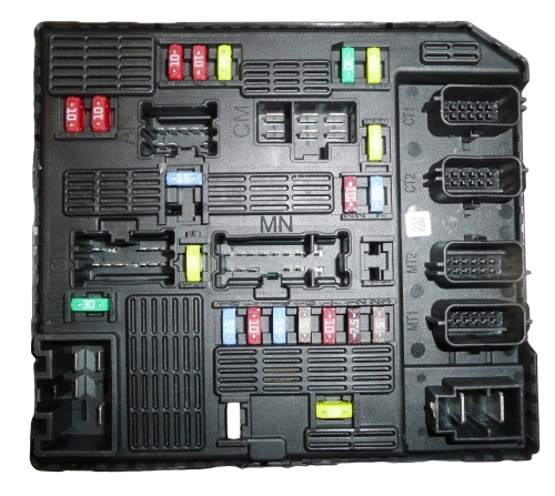 SKRZYNKA BEZPIECZNIKÓW RENAULT SCENIC III ORYGINAŁ 284B69009R