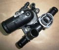 OBUDOWA TERMOSTATU RENAULT LAGUNA III KOLEOS 2.0 DCI 8200907234 ORYGINAŁ